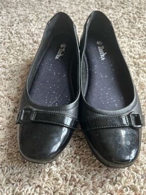 Tsubo Black Patent Ballet Flats with Toe Bow Accent